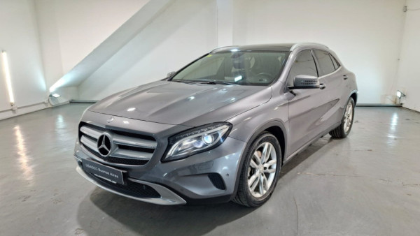 MERCEDES BENZ GLA 250 AMG LINE 4MATIC